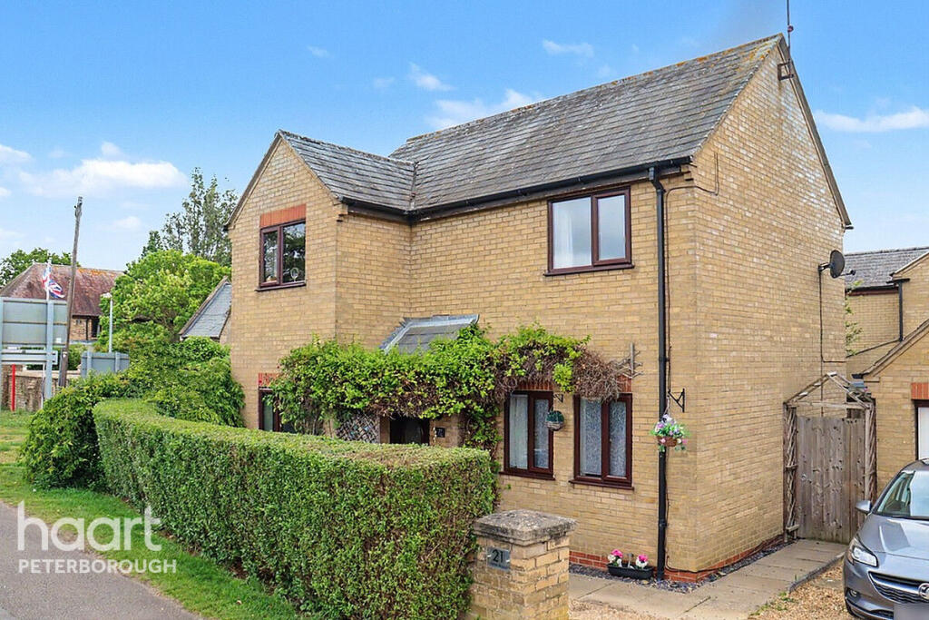 3-bed detached on Station Road, Thorney, £295,000