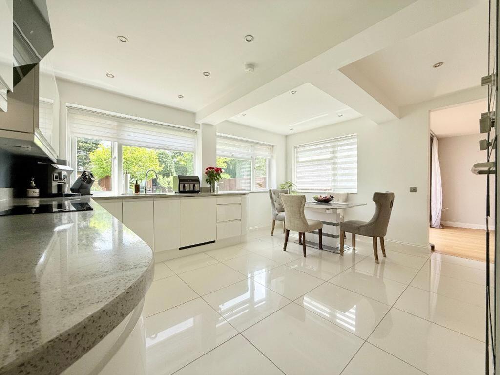 House in Luton, Biscot - View 5