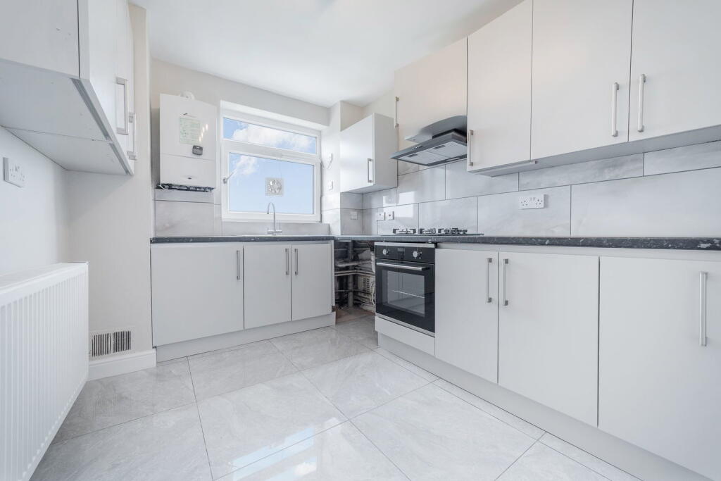Main image of property: Aldrington Road, London, SW16 1TW