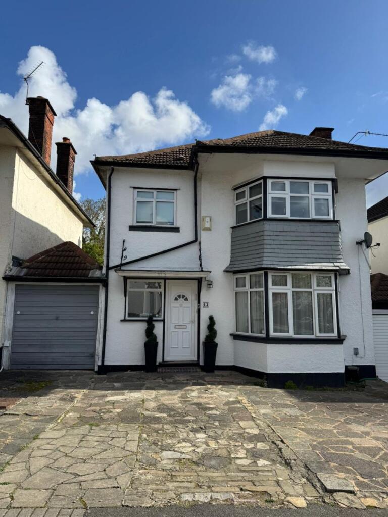 Main image of property: CHEYNE WALK, HENDON, NW4 3QR