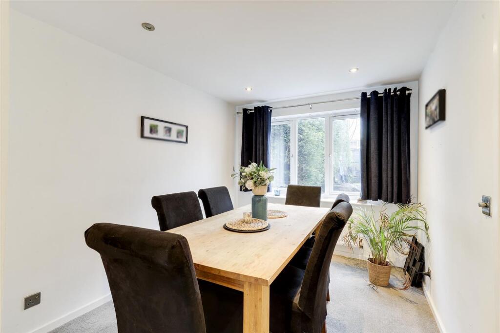 Bloomsbury Drive, Nuthall, NG16 photo 4