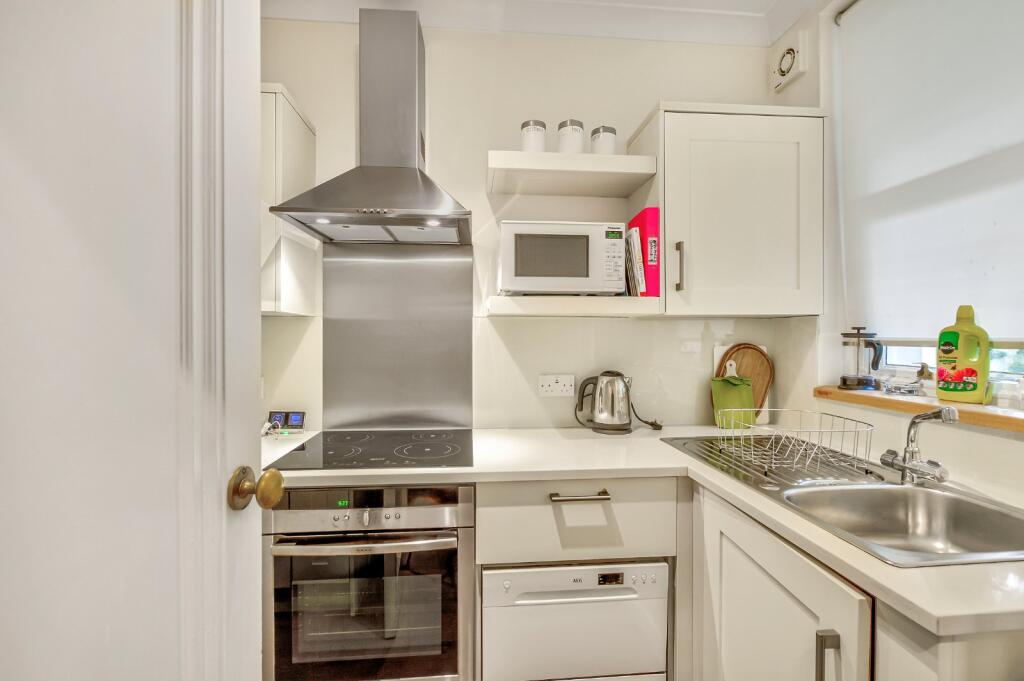 Apartment in London - View 5