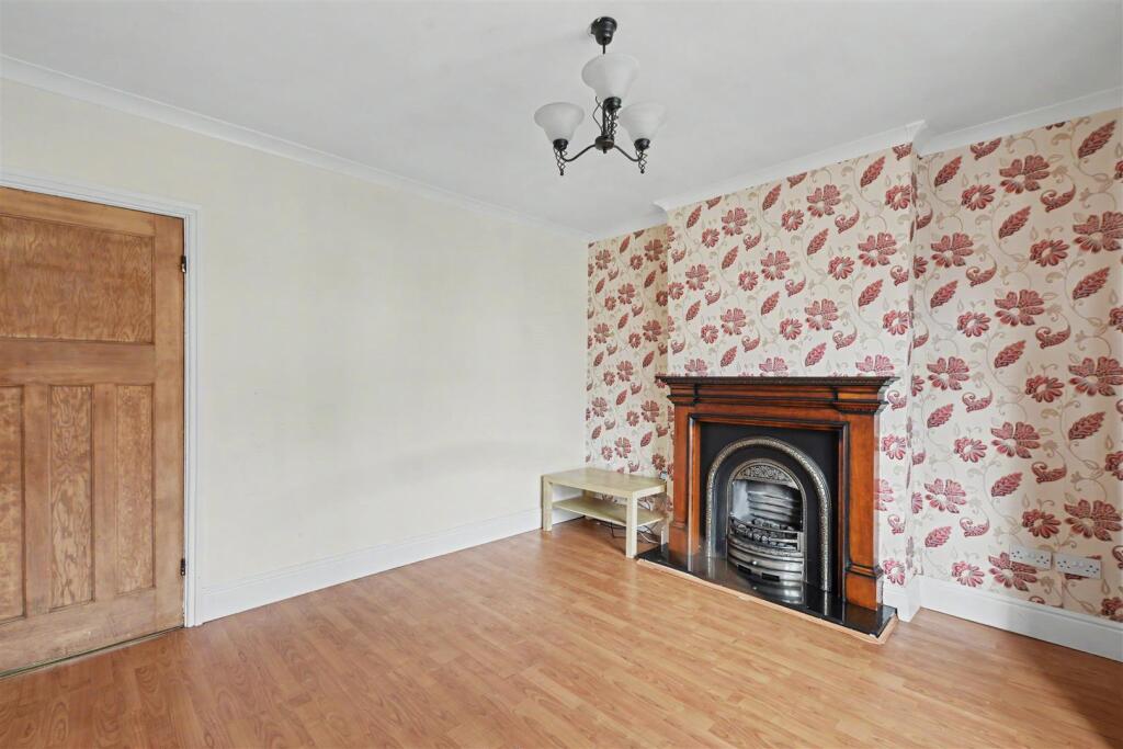 House in Nottingham, Long Eaton - More