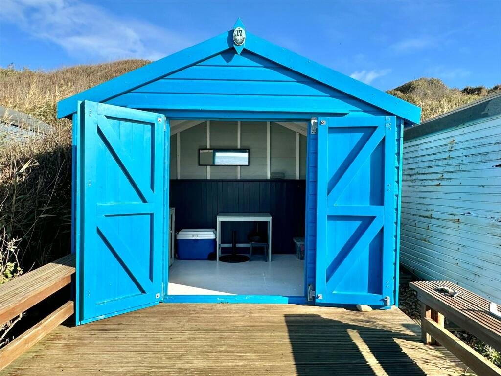 Beach Hut 17, Cliff Road, Milford-On-Sea, Hampshire, SO41