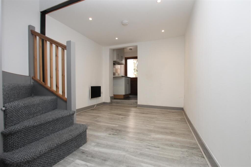 Albert Street, Cowes - View 3