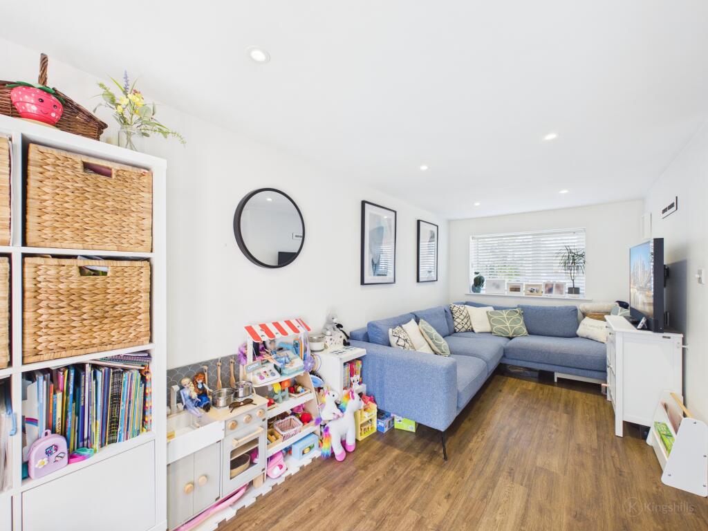 House in Tylers Green, Totteridge - View 4