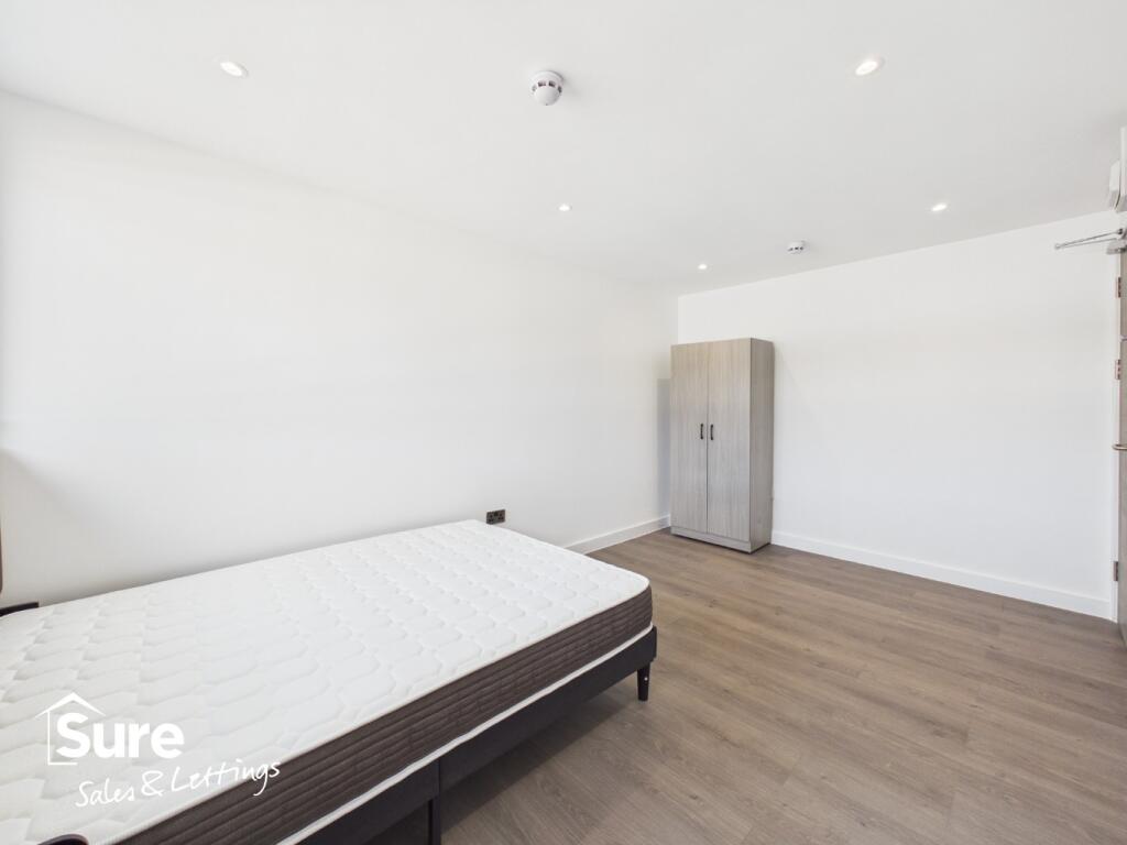 House in Hemel Hempstead - More