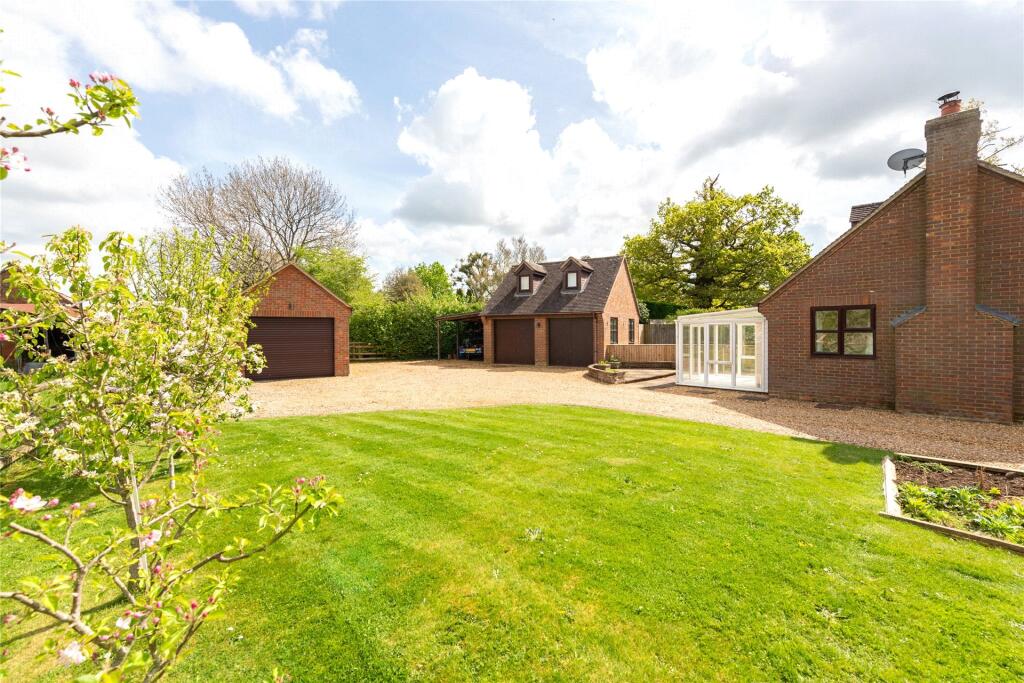 House in Luton - View 2
