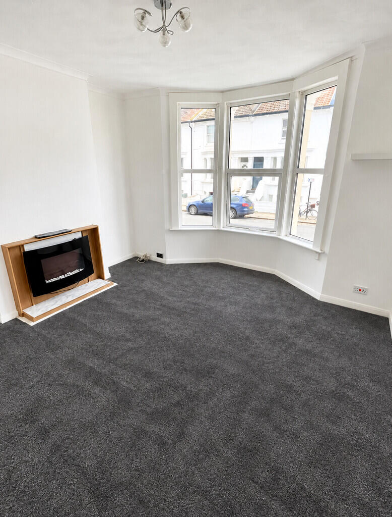 Apartment in Brighton - View 5