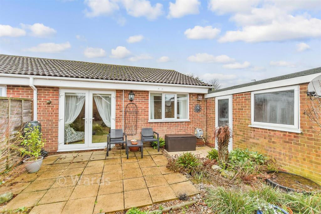 1-bed bungalow on Coppergate, Hempstead, Gillingham, Kent, £325,000