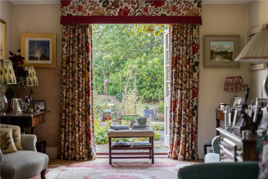 House in Salisbury - View 5