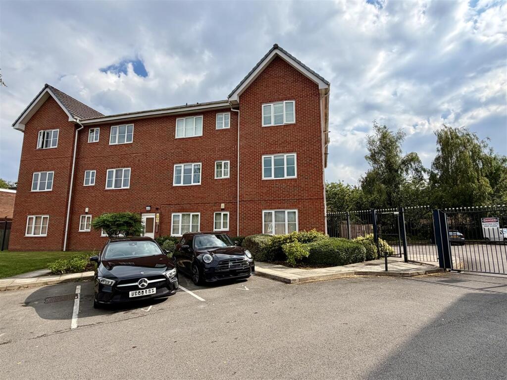 Main image of property: Gipsey Moth Close, Timperley, Altrincham