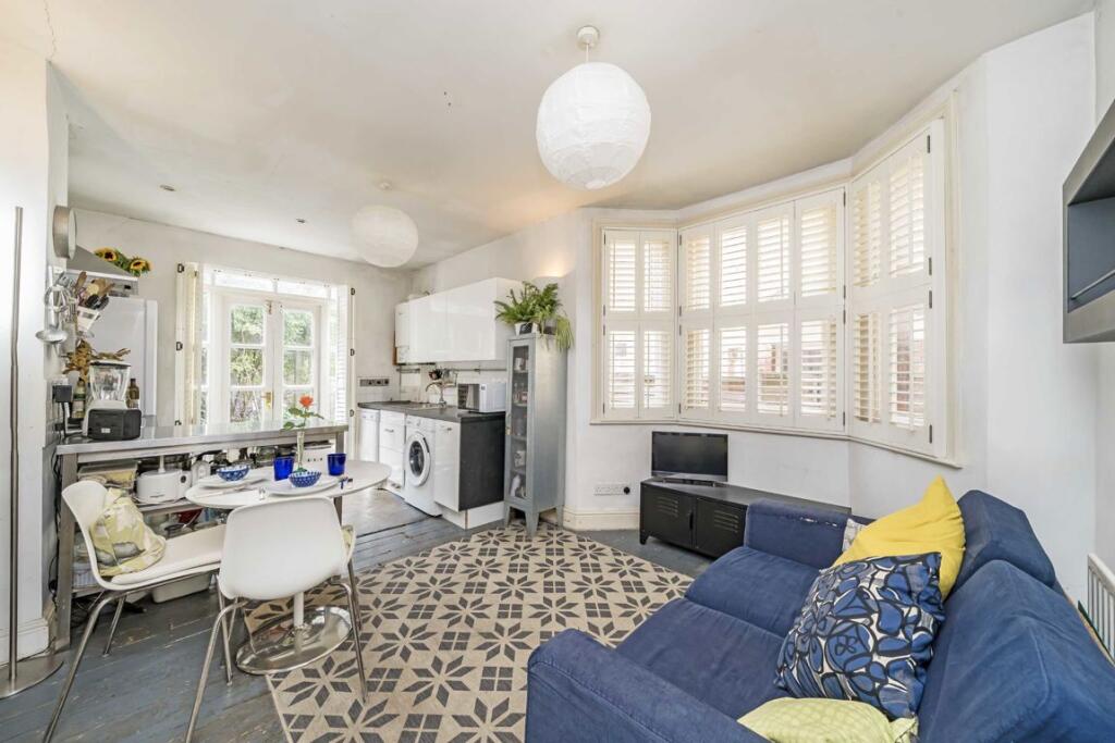 Apartment in London - View 5