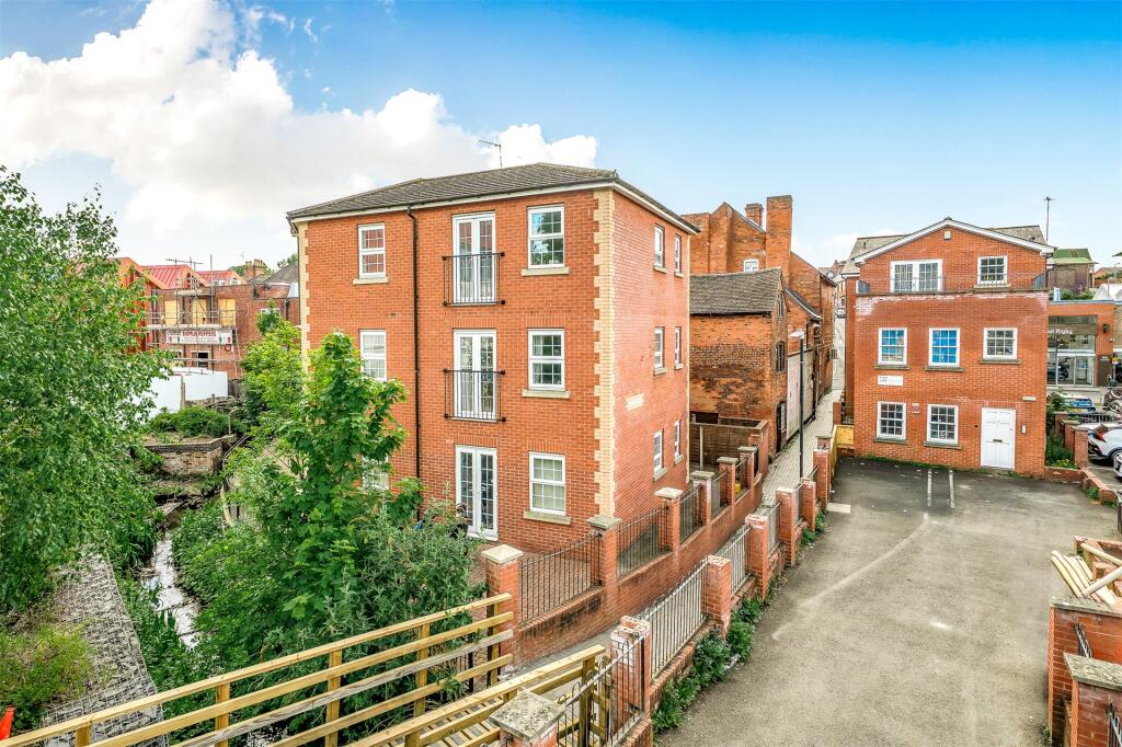 Main image of property: Worcester Road, Bromsgrove, Worcestershire, B61