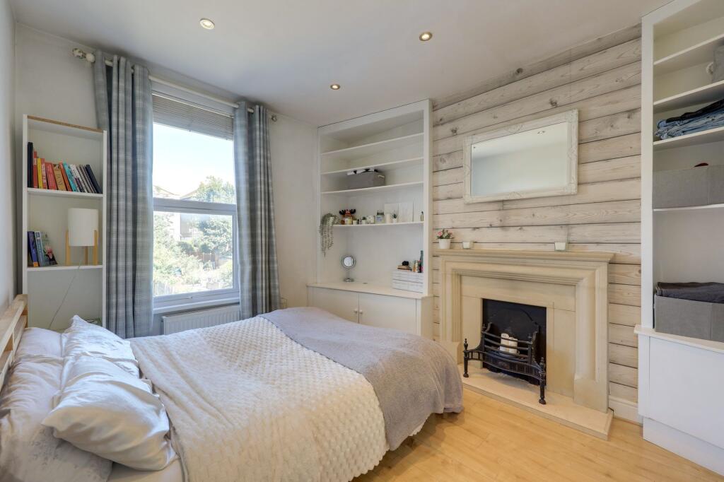 Apartment in London - View 5