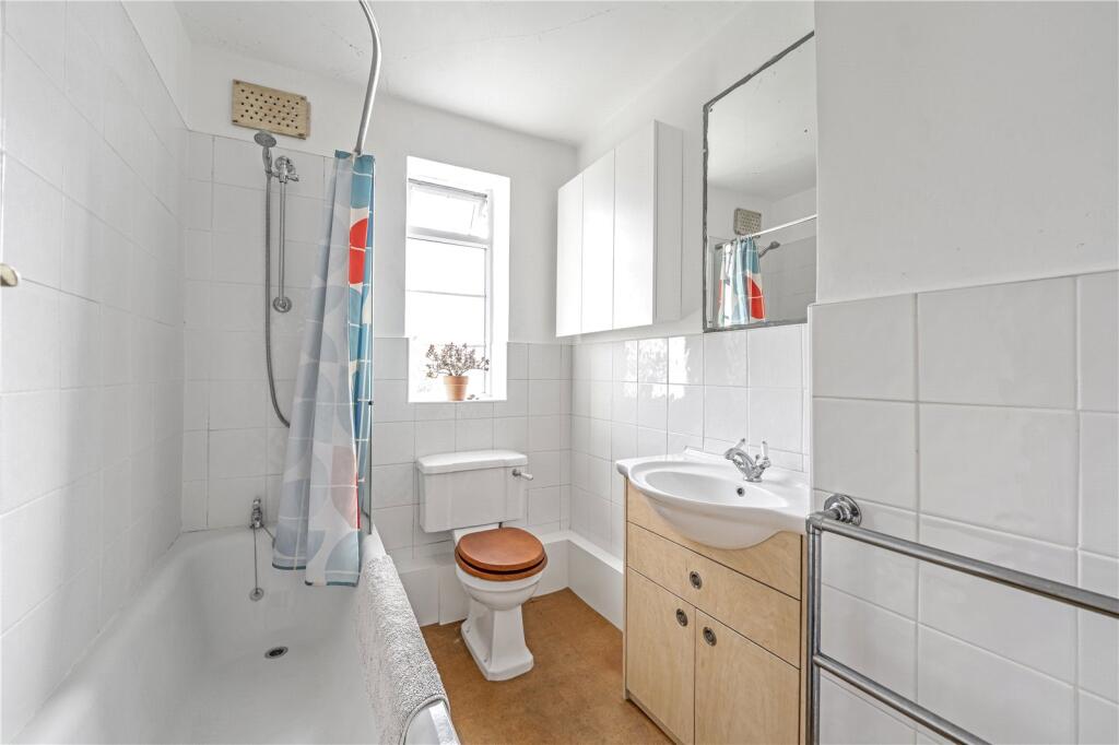 Apartment in Twickenham - View 5