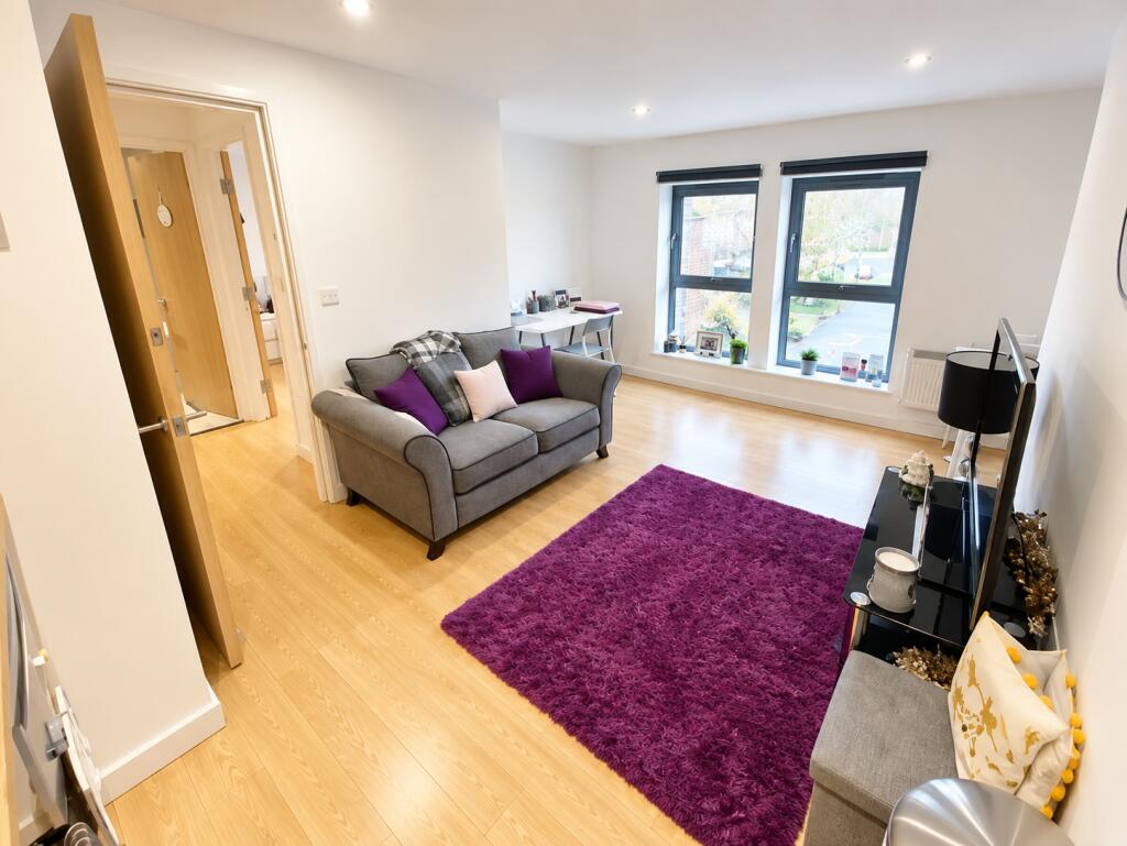 Apartment in Sheffield, Banner Cross, Greystones - View 2