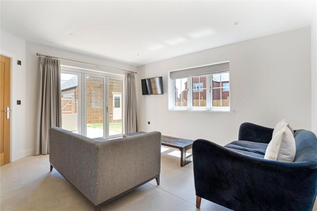 Hobart Way, Deddington, Oxfordshire, OX15 photo 4