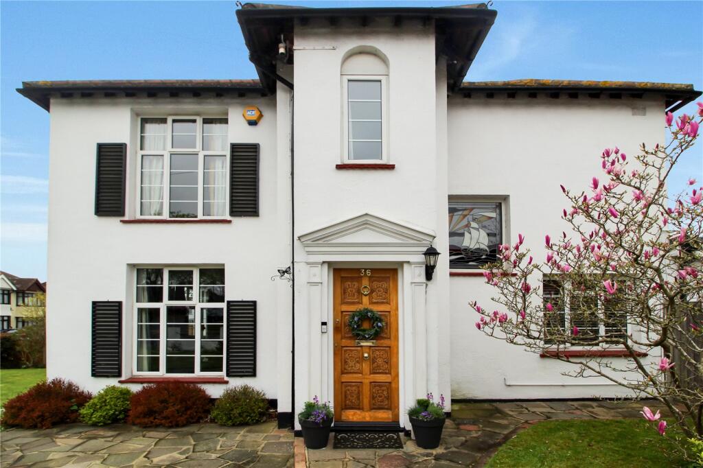 Main image of property: Mountdale Gardens, Leigh-on-Sea, Essex, SS9