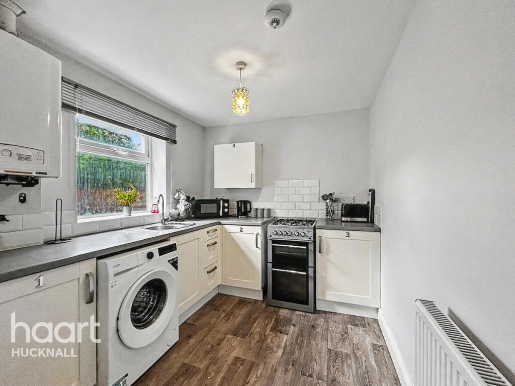 House in Ashfield, Titchfield, Hucknall - View 3