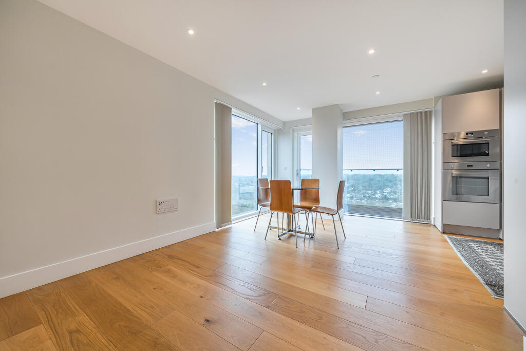 Apartment in London, Oakleigh Park, Whetstone - View 4