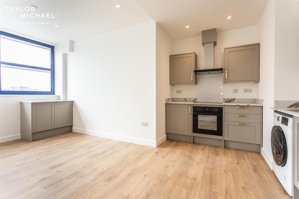 Apartment in Brighton - View 5