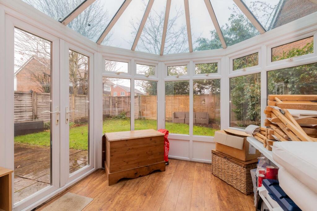 Springfield Park, Maidenhead, SL6 - More