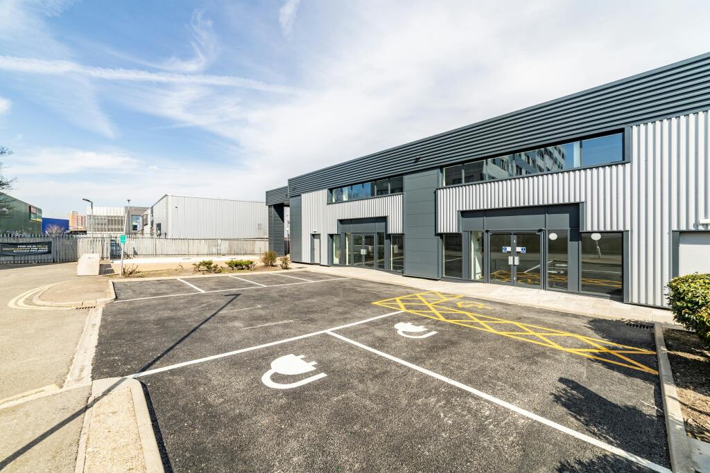 Units 2 and 3 Oxgate Centre63.jpg