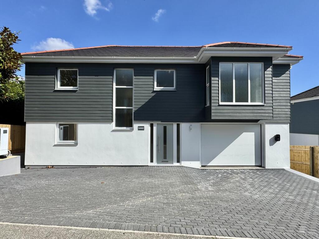 5 bed detached - Polsethow, Penryn image 2