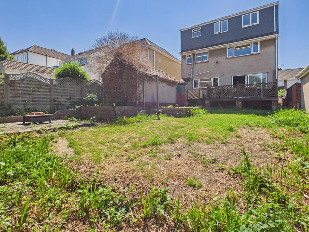 Charnhill Drive, Mangotsfield photo 5