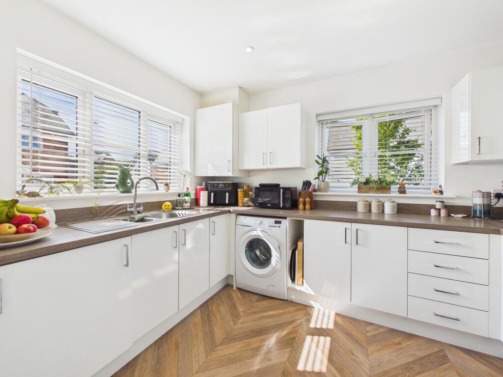 Onslow Walk, Broadbridge Heath, RH12 3XJ - View 4