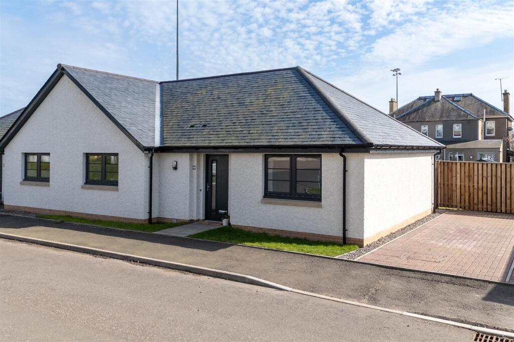 Main image of property: 25 Poynder Gardens, Kelso TD5