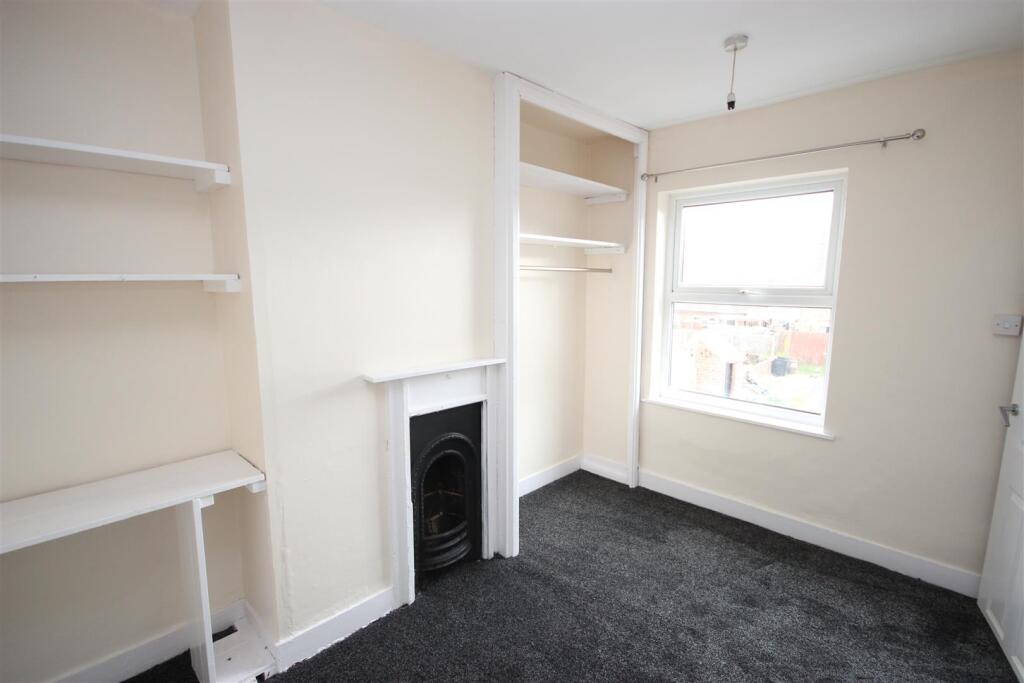 House in Rushden, North Northamptonshire - More