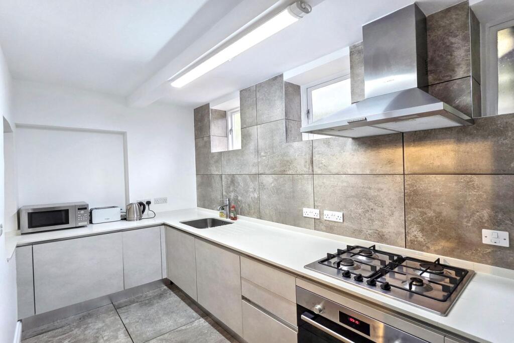 Apartment in London - View 3