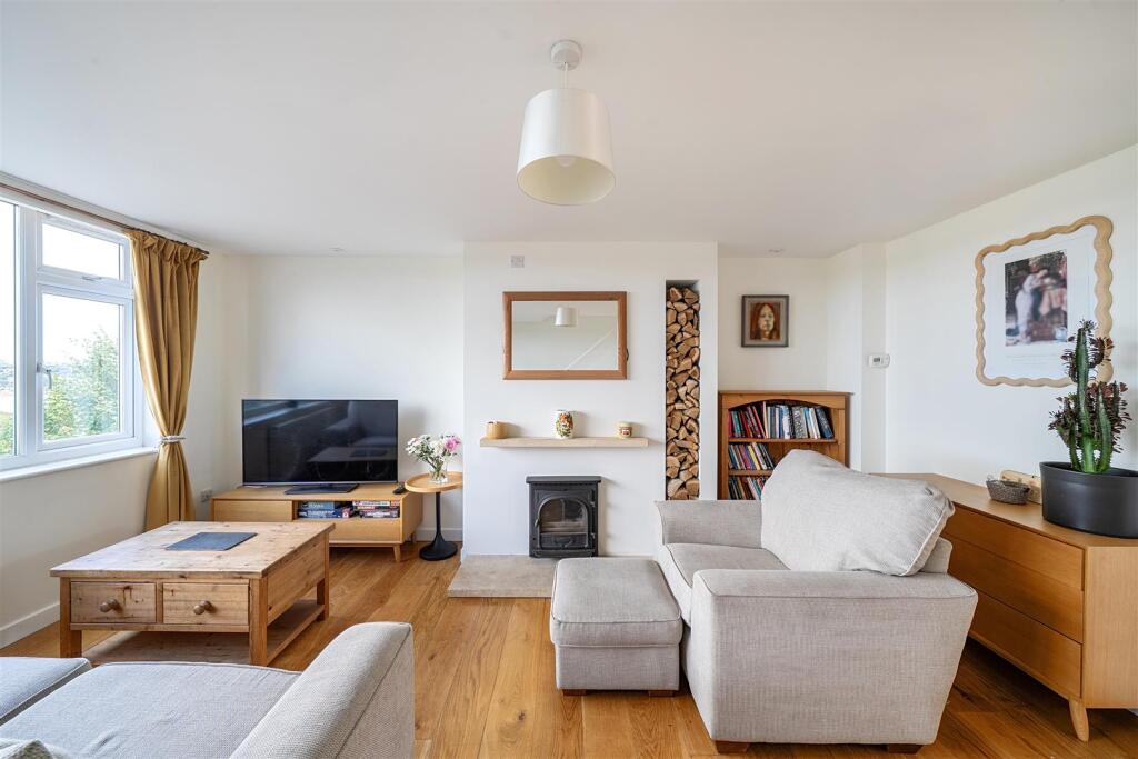 Yew Tree Close photo 5