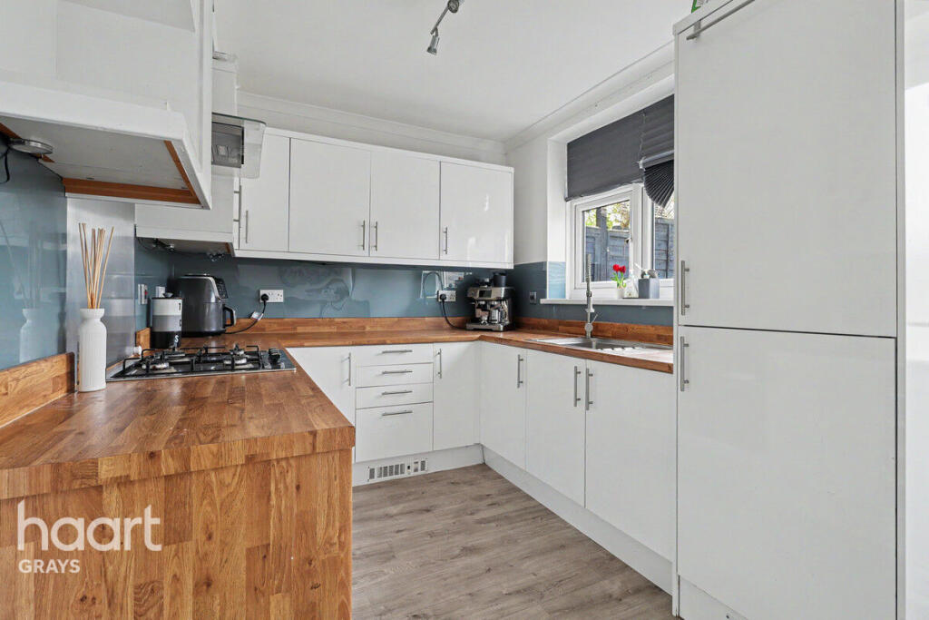 Main image of property: Ravel Gardens, South ockendon