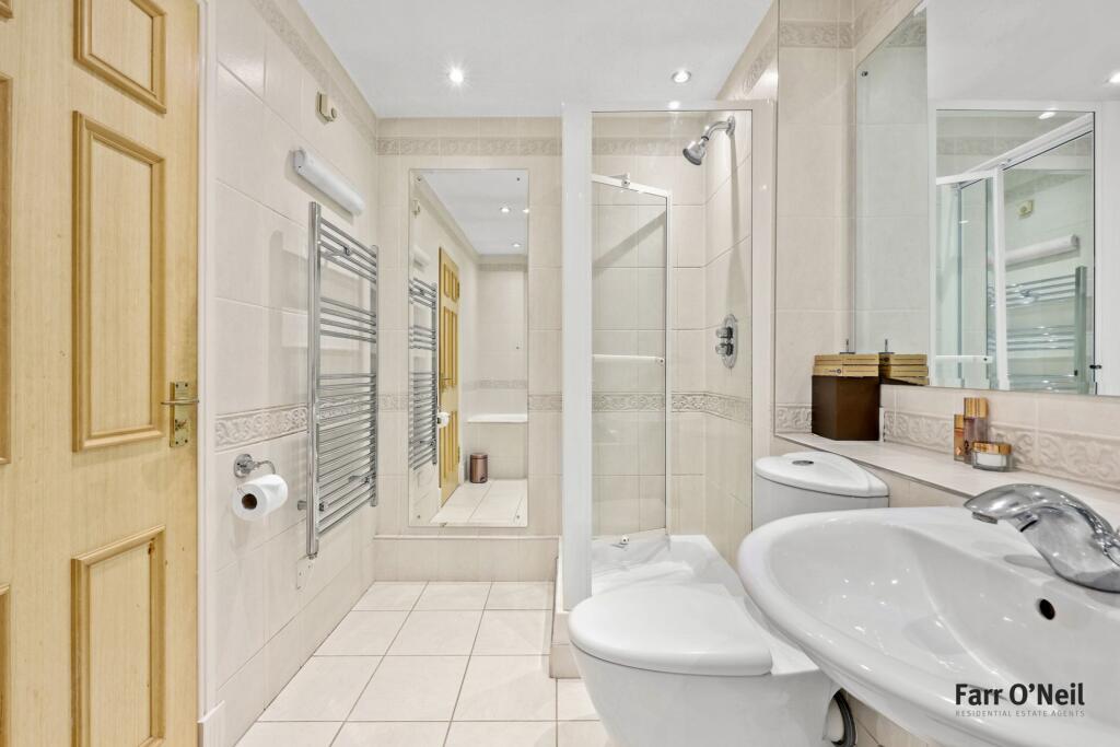Apartment in Epping Forest, Buckhurst Hill - View 4