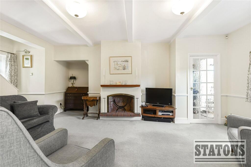Tolmers Road, Cuffley, Hertfordshire, EN6 photo 2