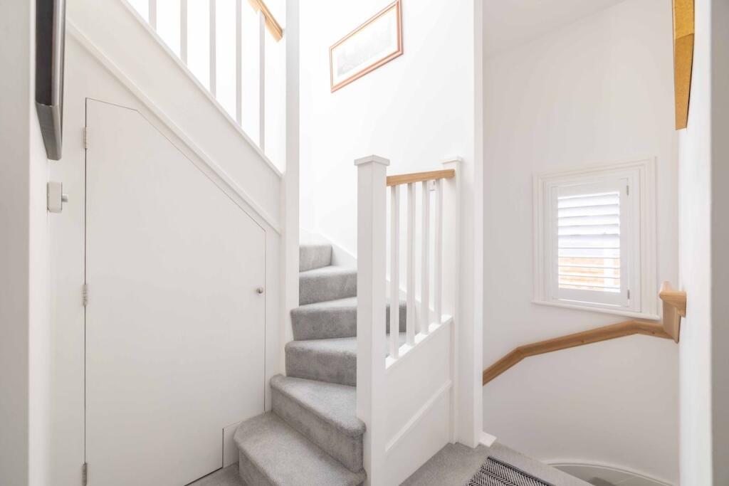Apartment in Datchet, Southlea - View 5