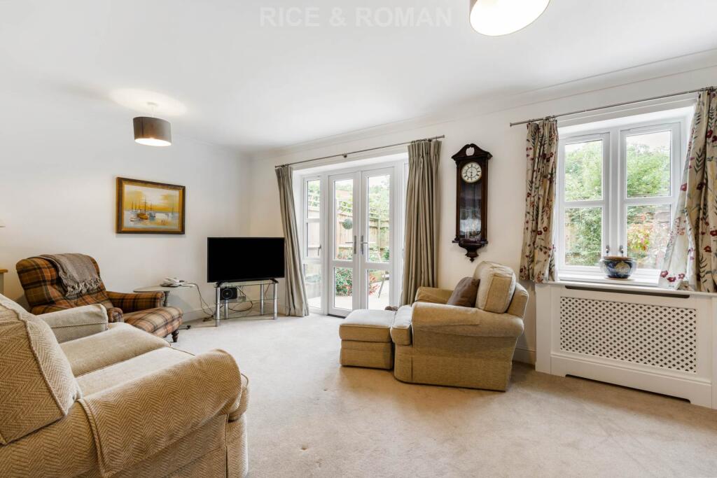 Lynwood Village, Ascot photo 3