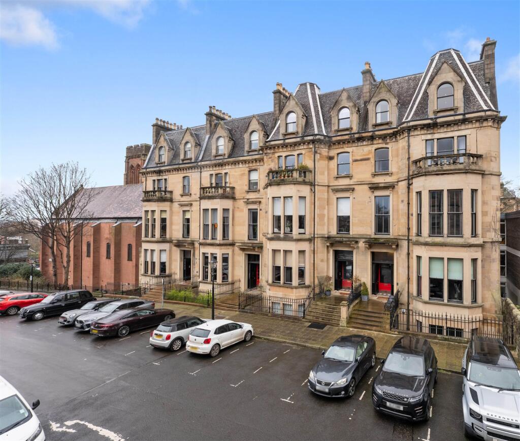 Main image of property: 2/1 16 Kingsborough Gardens, Hyndland, G12 9QB