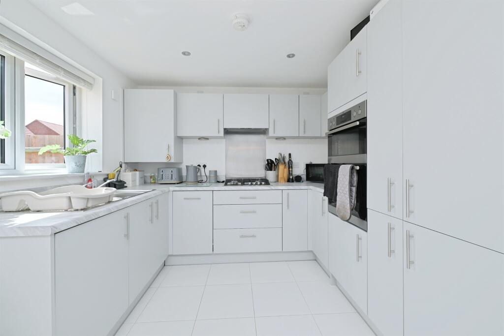 House in Northampton, Overstone - View 4