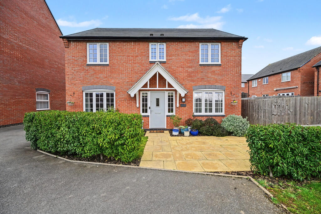 Main image of property: Luke Jeayes Close, Rugby