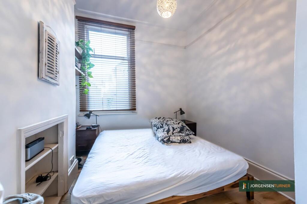 Apartment in London - More