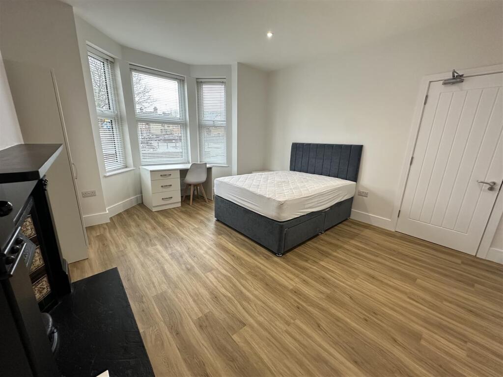 Main image of property: Elizabeth Way, Cambridge
