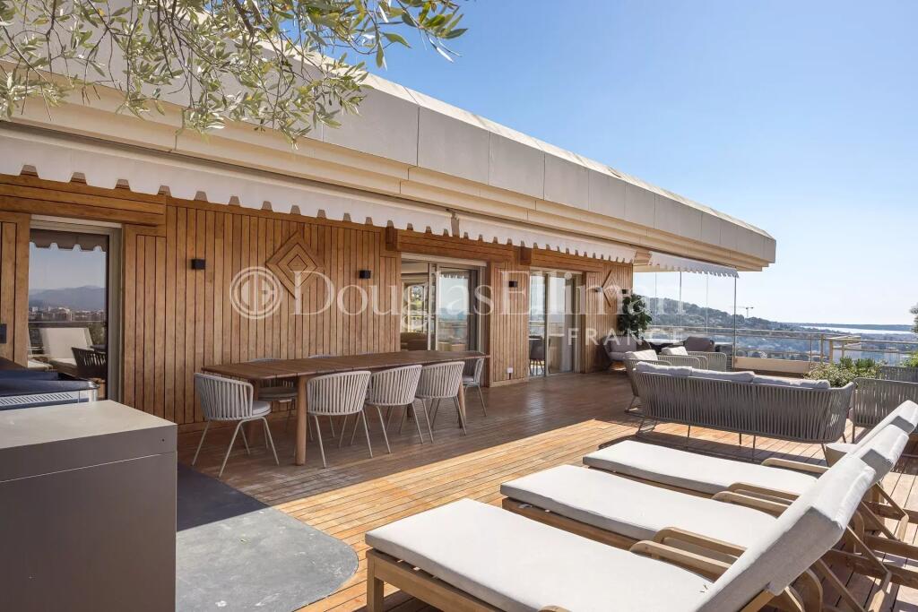 Main image of property: Provence-Alps-Cote d`Azur, Alpes-Maritimes, Le Cannet