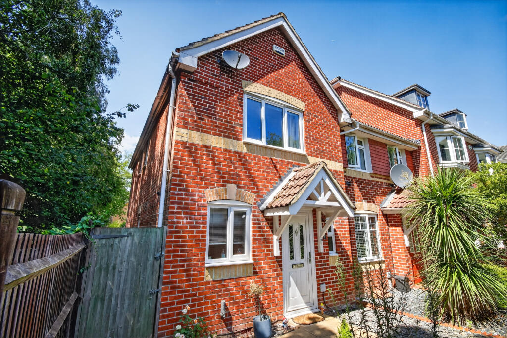Main image of property: Hopper Vale, Bracknell, RG12