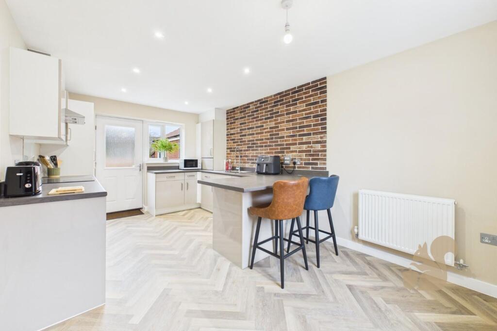 Grace Farrant Road, Great Cornard, CO10 photo 3