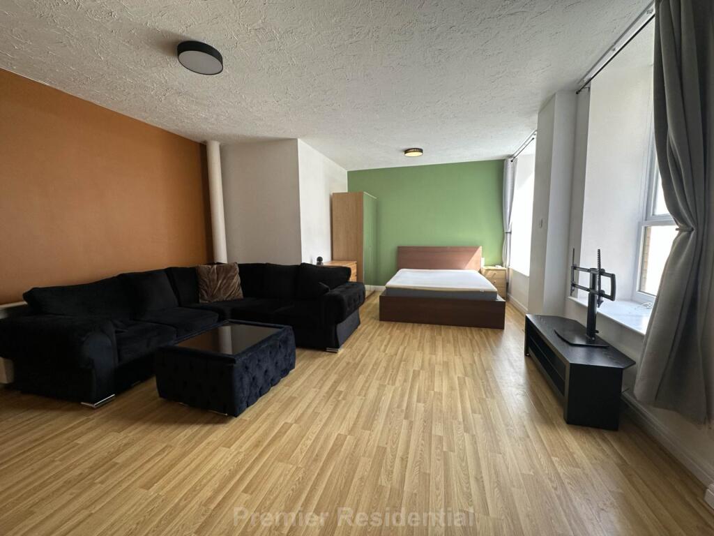 Studio flat for rent