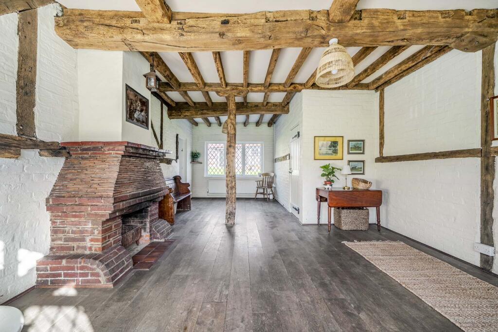 Wood Farm Stables, Stichens Green - View 3